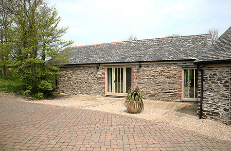 Orchard Barn offers parking for two cars