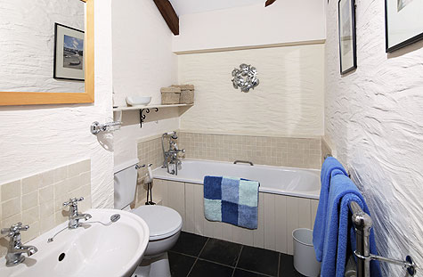 Orchard Barn bathroom